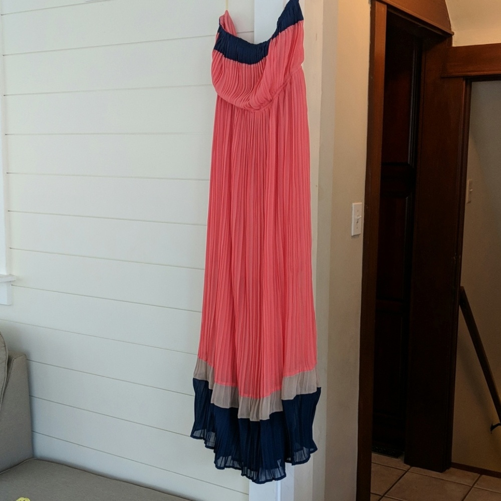 Romeo & Juliet Couture Pleated Maxi Dress - Picture 1 of 8